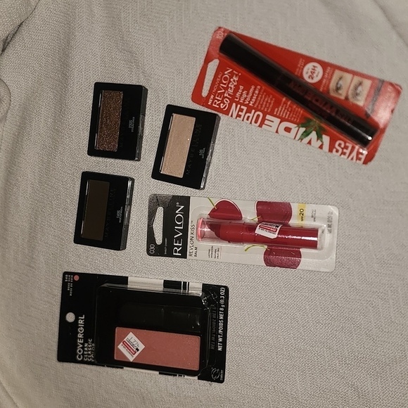 Coverfirl Revlon Maybelline  Make up Bundle New - Picture 1 of 17